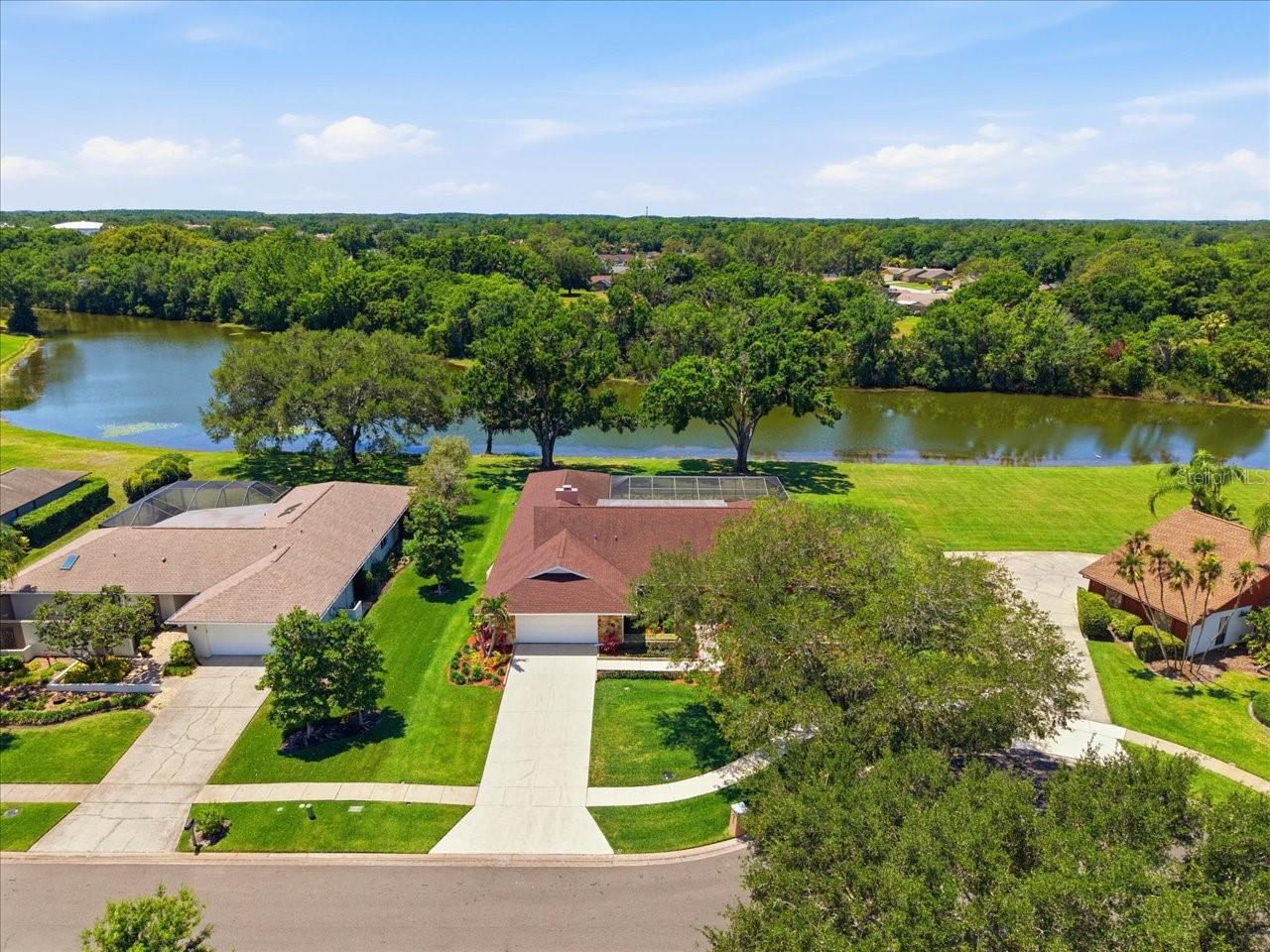 Listing photo id 0 for 4326 Middle Lake Drive