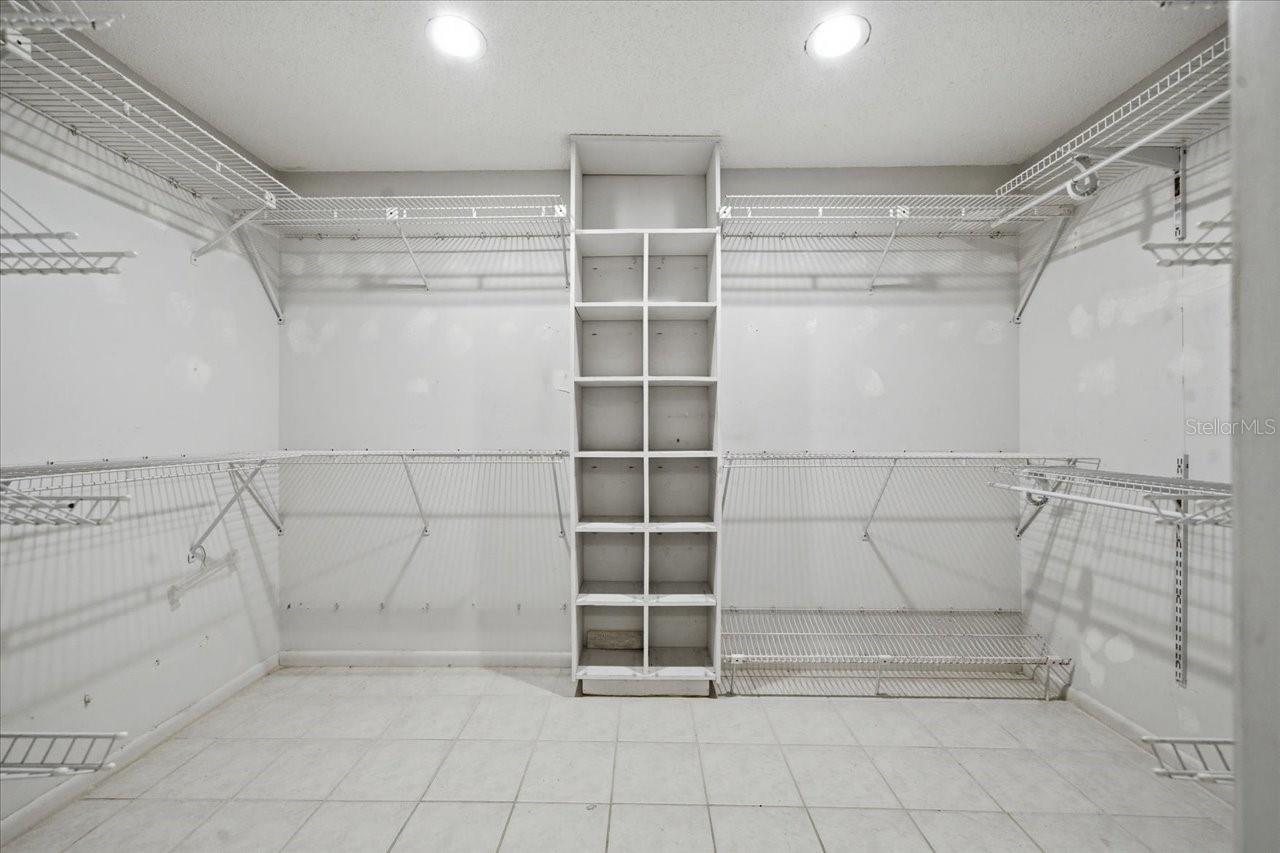 Listing photo id 26 for 4326 Middle Lake Drive