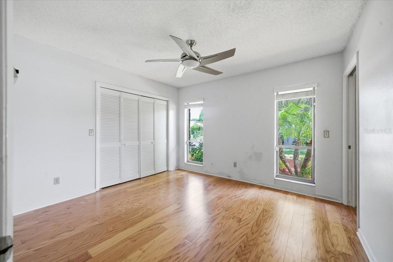 Listing photo id 27 for 4326 Middle Lake Drive