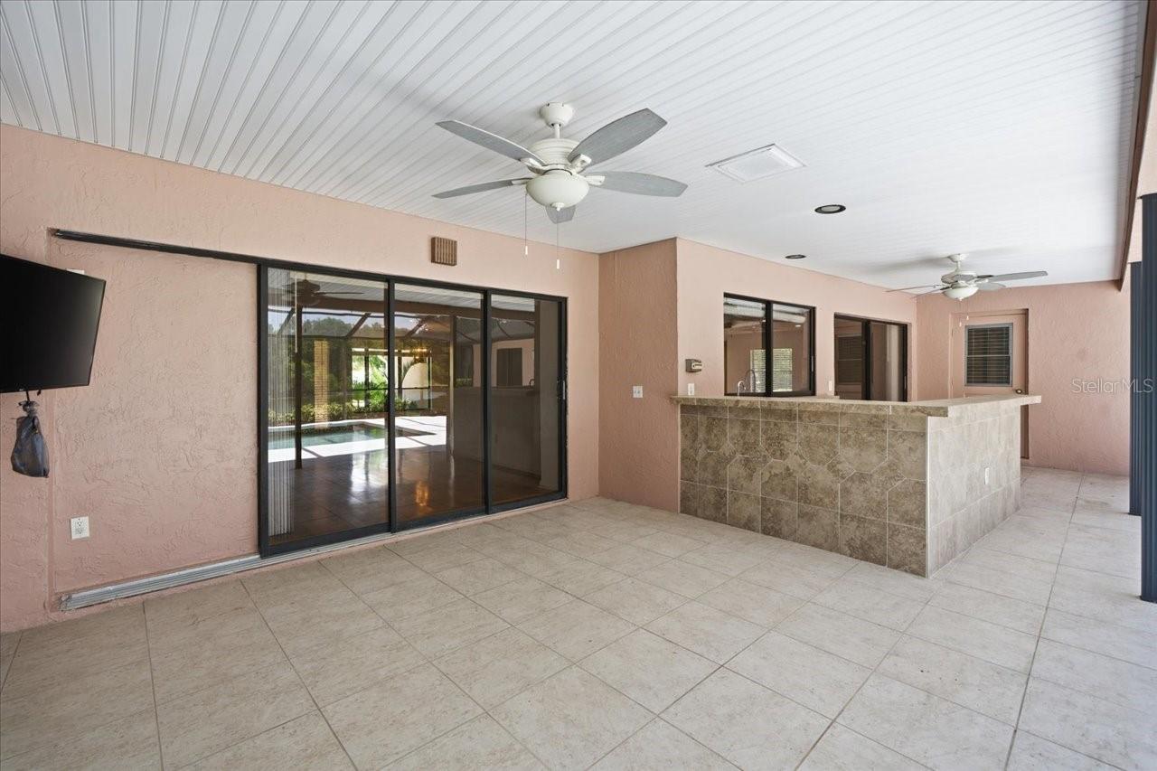 Listing photo id 36 for 4326 Middle Lake Drive