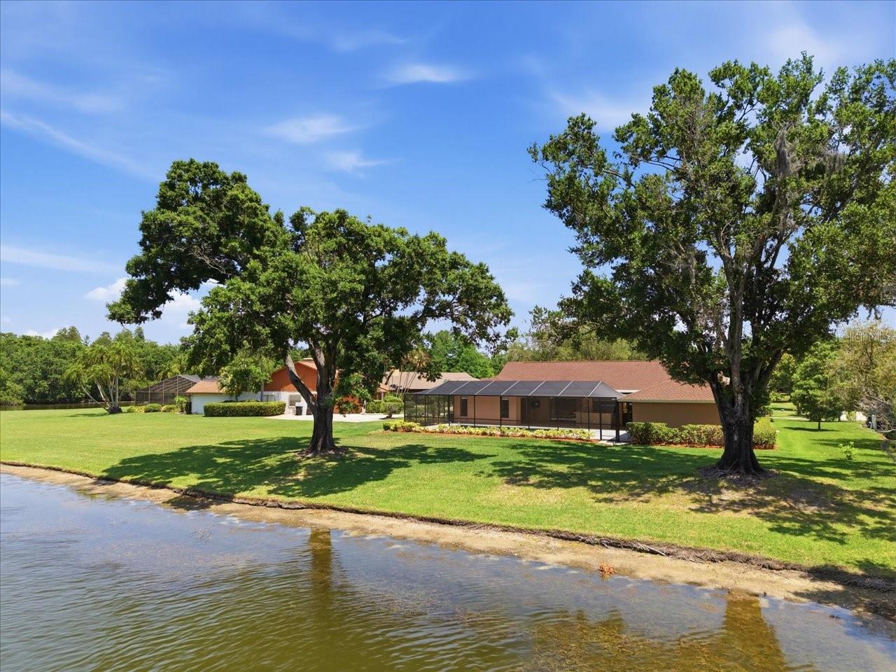 Listing photo id 40 for 4326 Middle Lake Drive