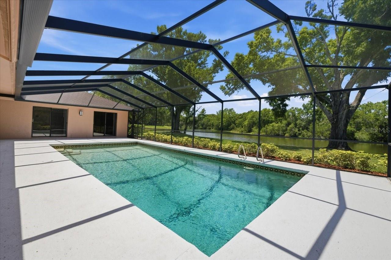 Listing photo id 3 for 4326 Middle Lake Drive
