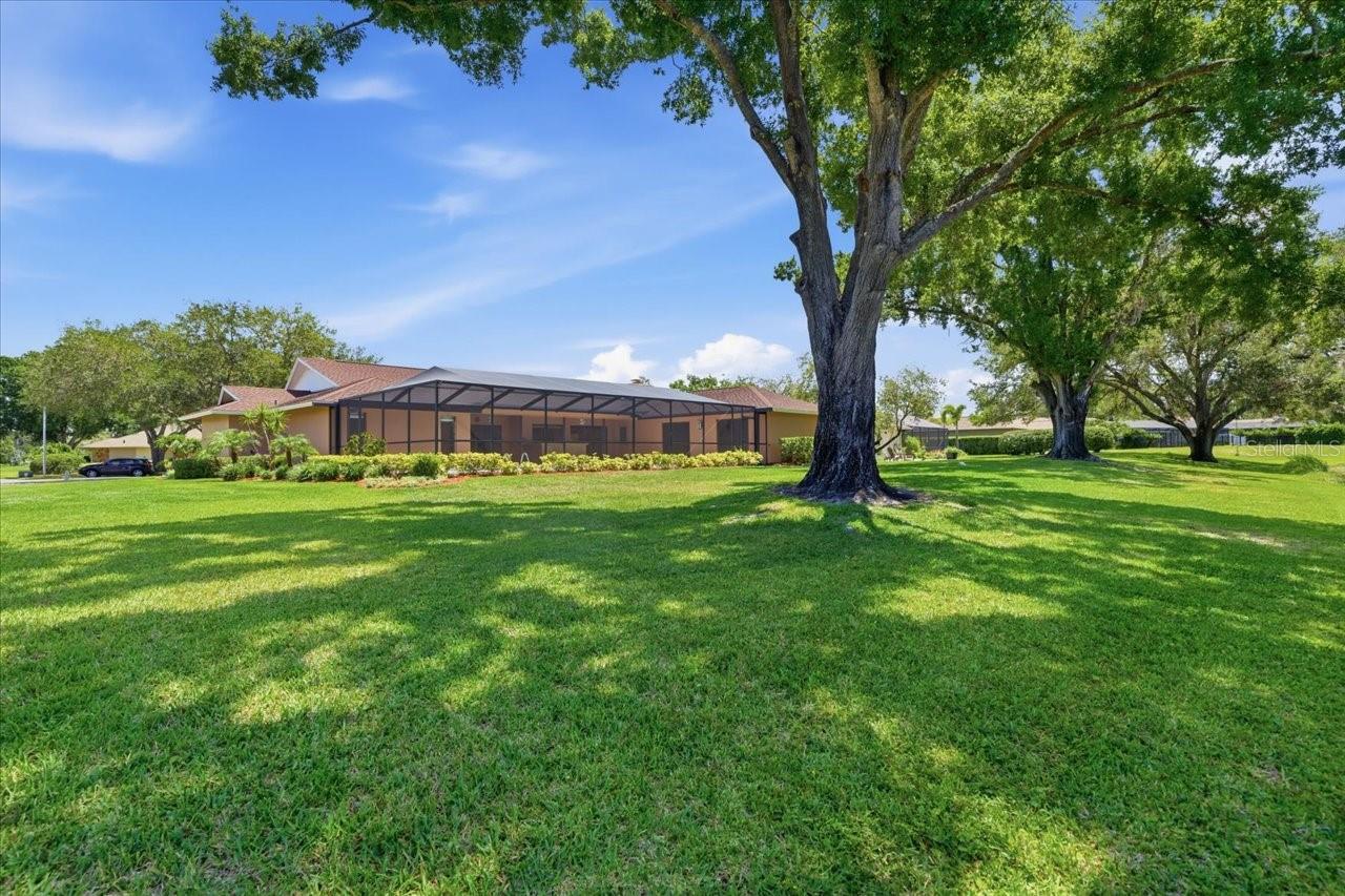 Listing photo id 7 for 4326 Middle Lake Drive