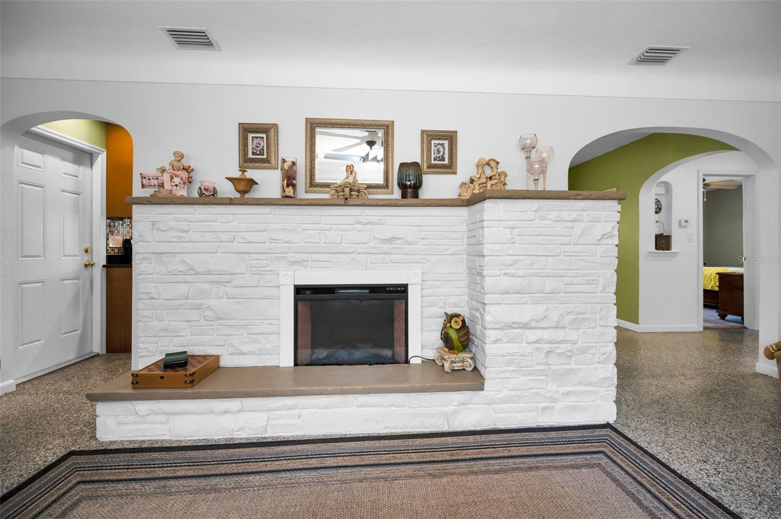 Image 12 of 47 For 14806 Wildwood Drive