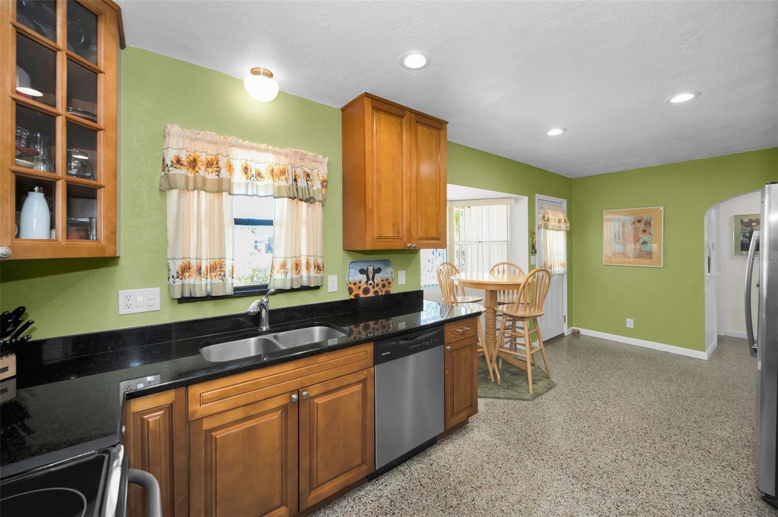 Image 15 of 47 For 14806 Wildwood Drive