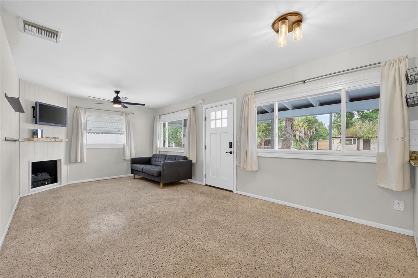 Image 3 of 30 For 5400 97th Terrace N
