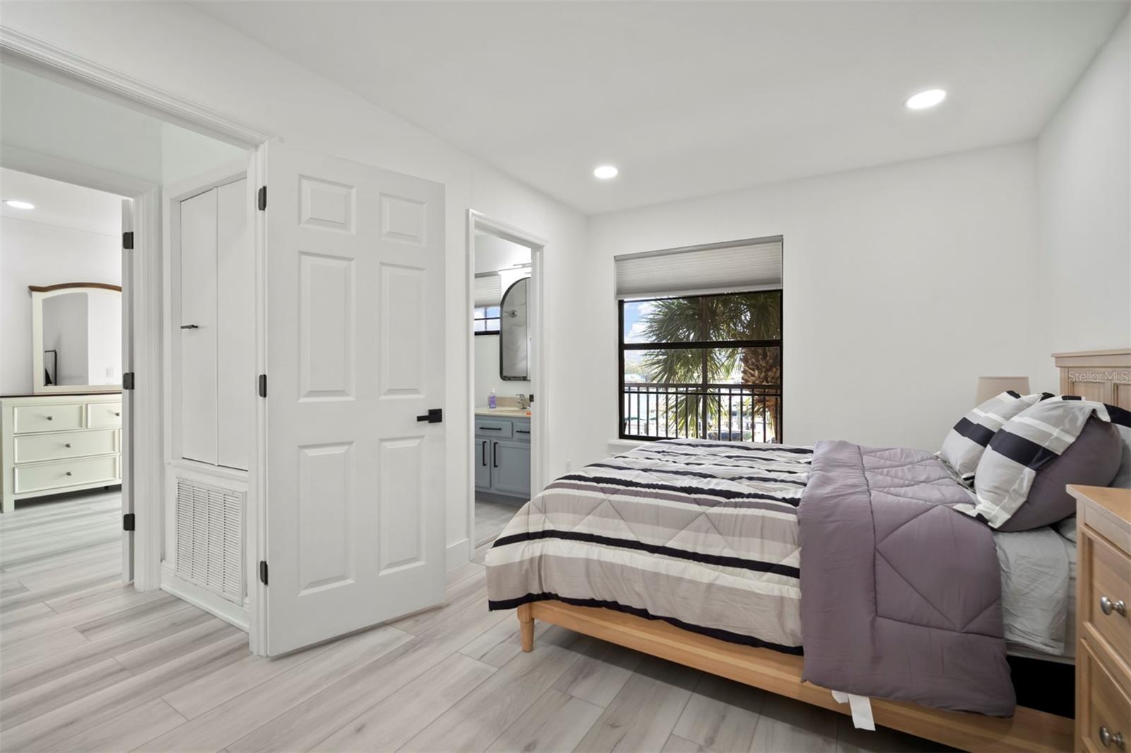 Image 40 of 72 For 634 Yardarm Drive