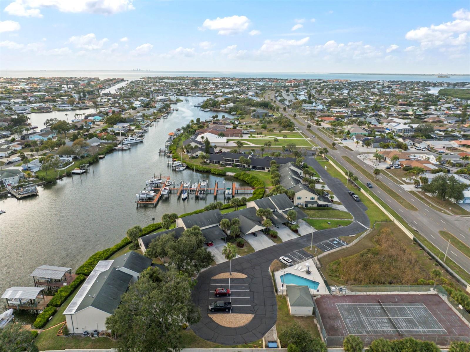 Image 8 of 72 For 634 Yardarm Drive