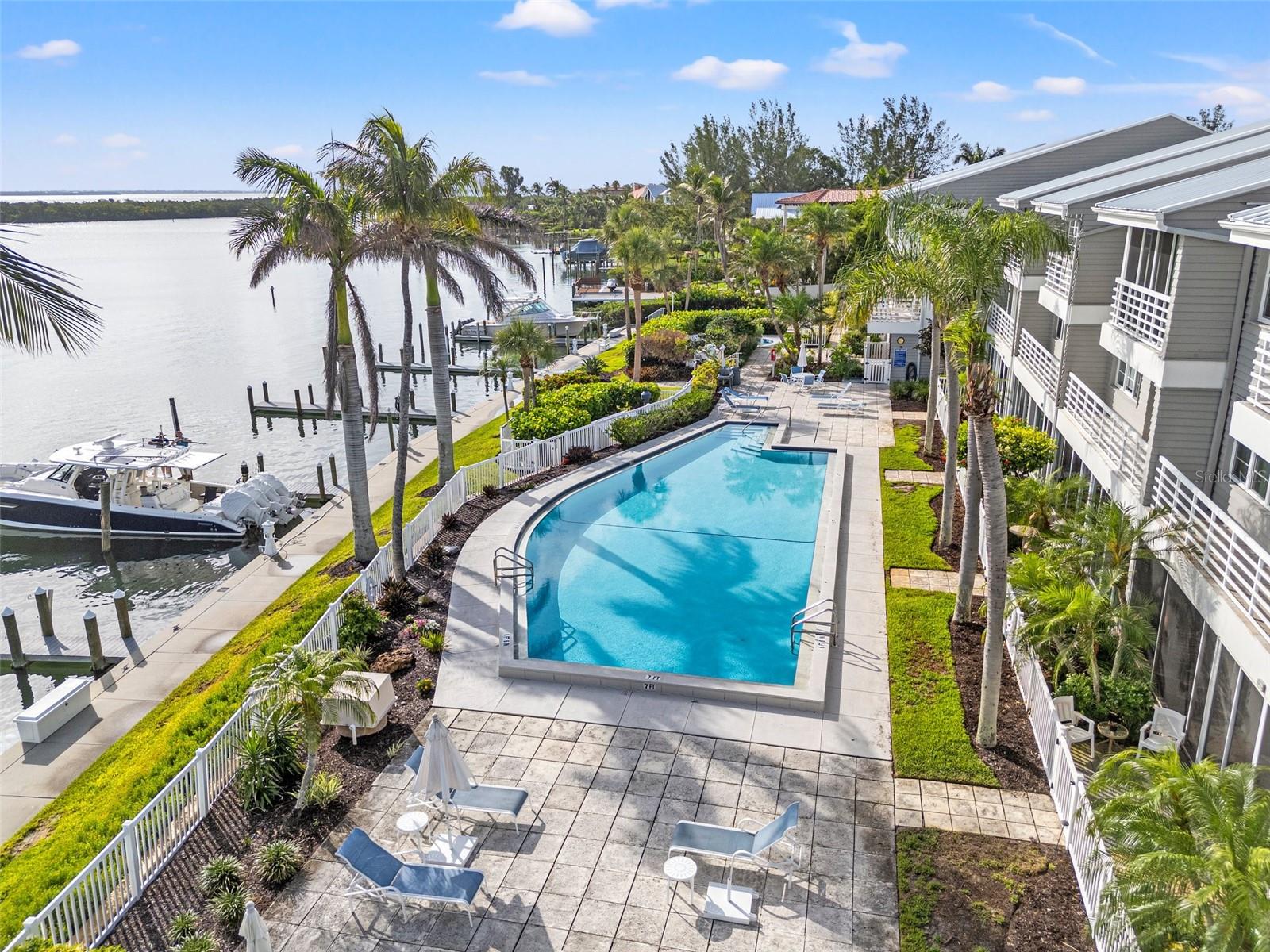 Image 22 of 27 For 615 Dream Island Place 210