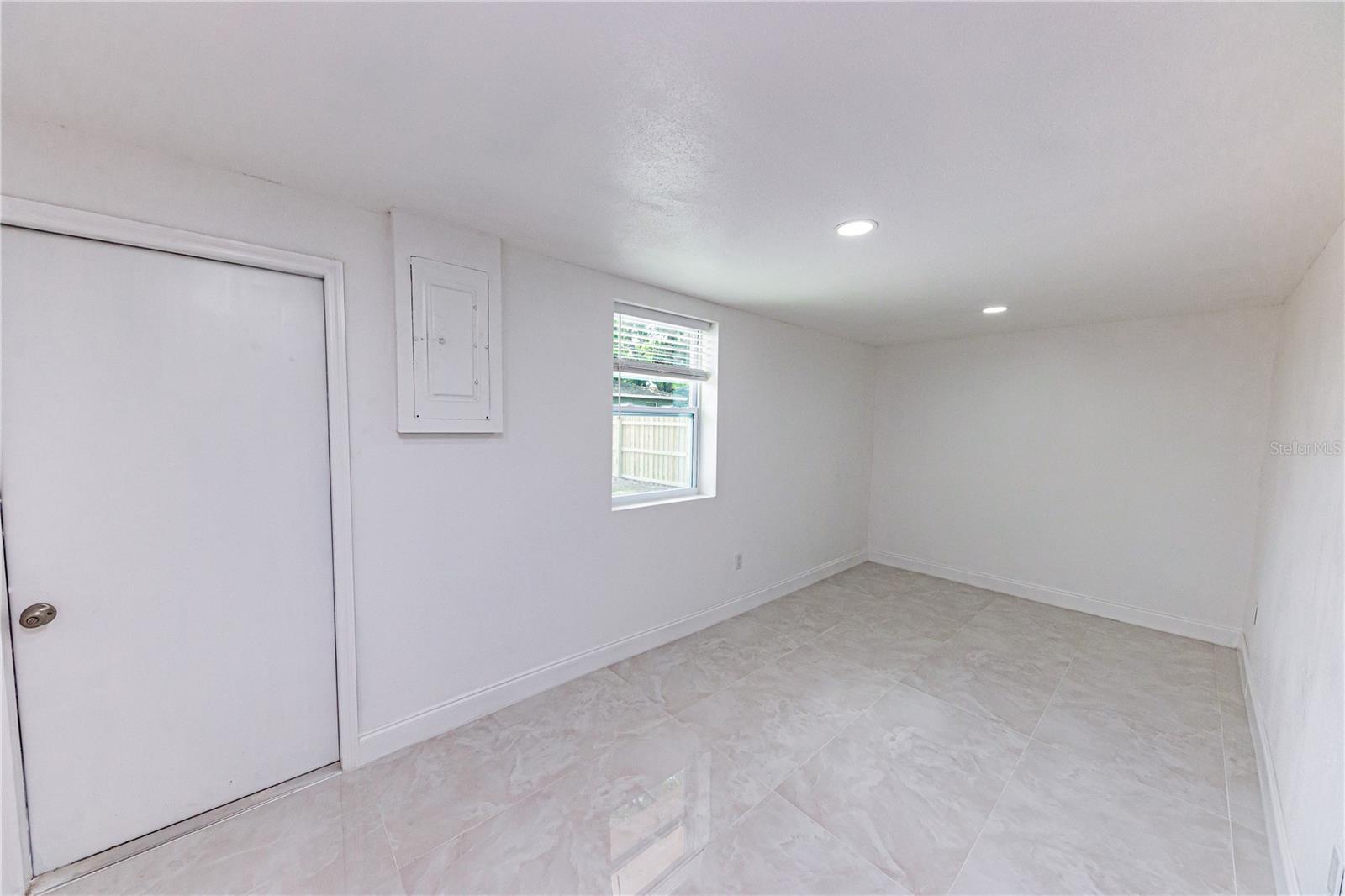 Image 12 of 23 For 902 Marshall Street