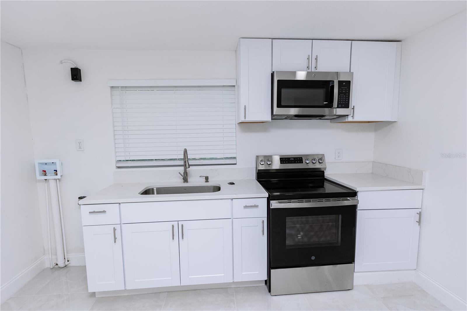 Image 3 of 23 For 902 Marshall Street