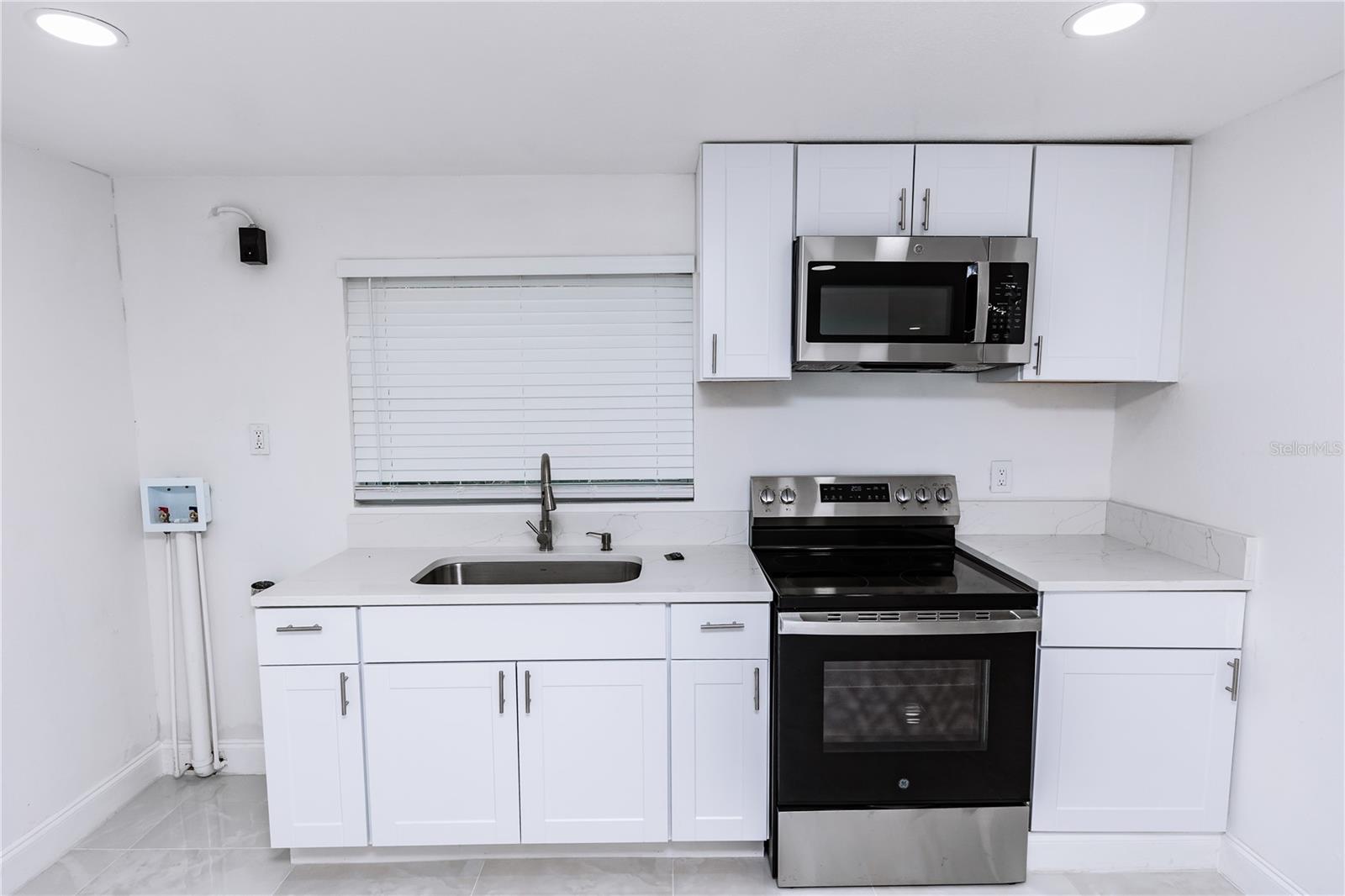 Image 4 of 23 For 902 Marshall Street