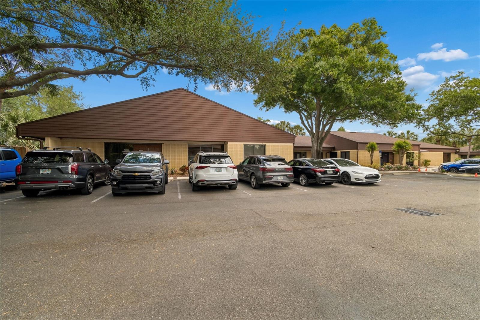 Image 3 of 28 For 611 Druid Road E 101-110