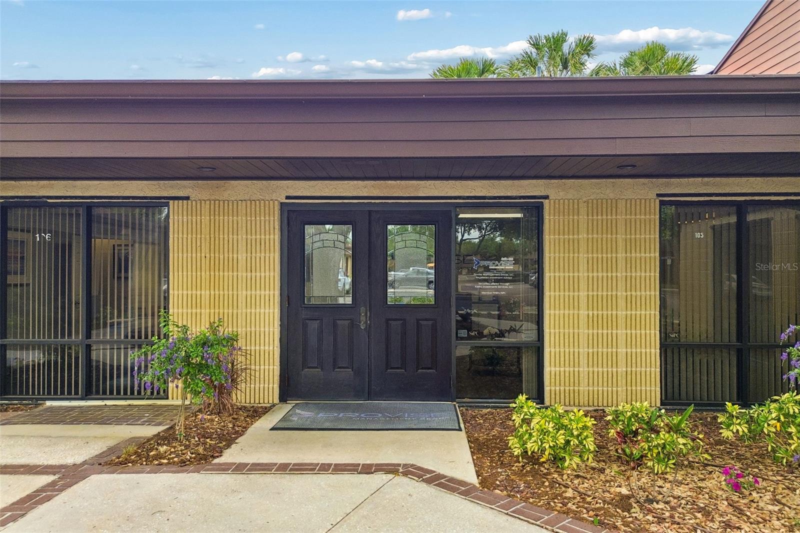 Image 6 of 28 For 611 Druid Road E 101-110