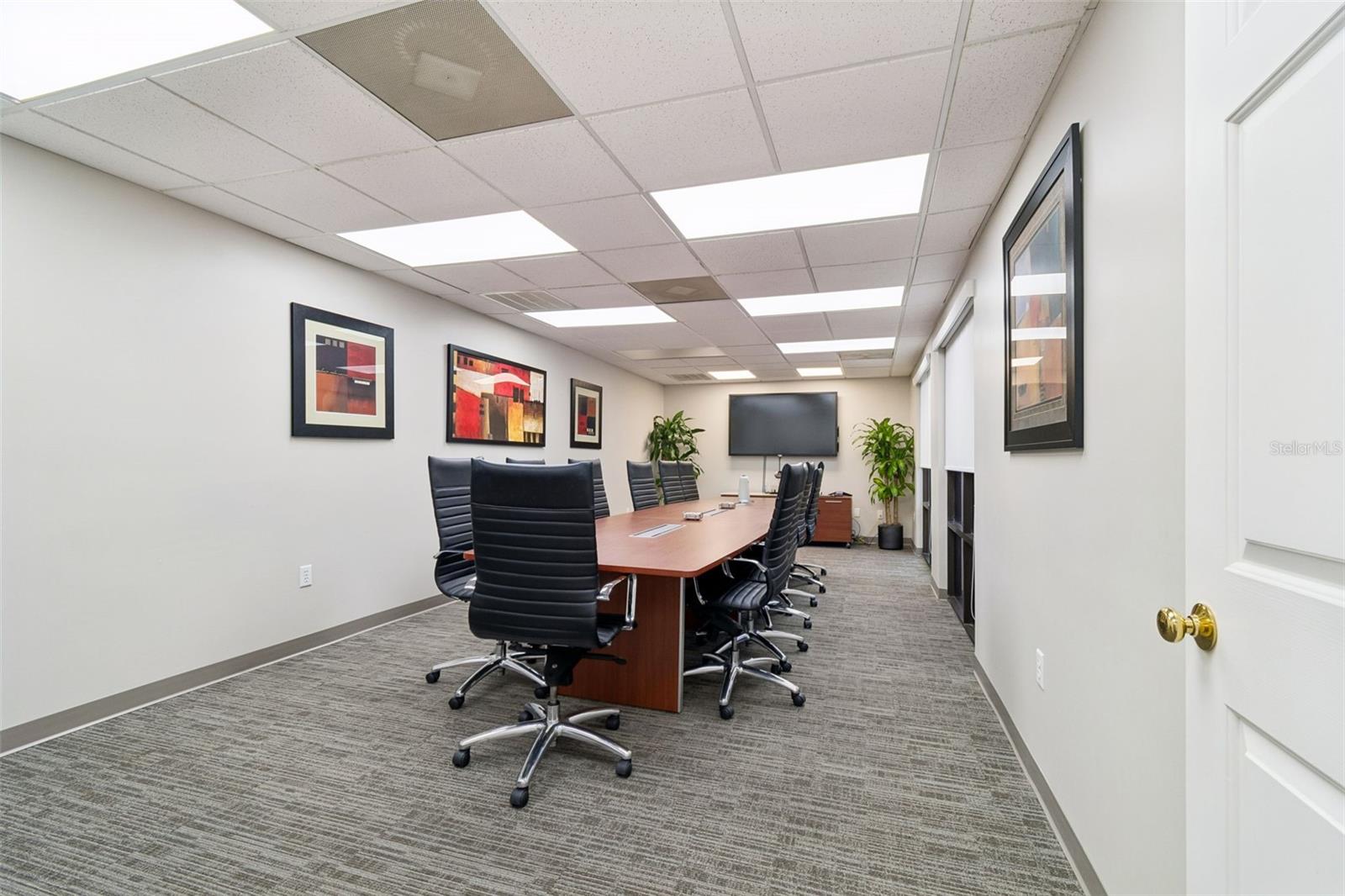 Image 9 of 28 For 611 Druid Road E 101-110