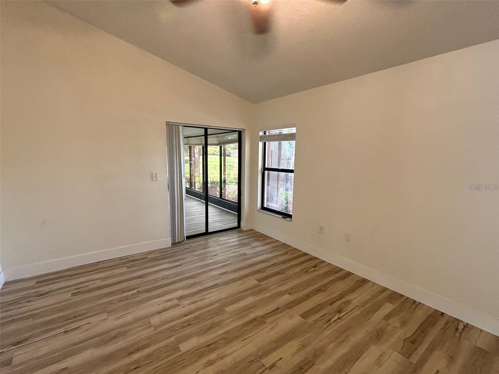 Image 12 of 23 For 339 Pembroke Lane S 228