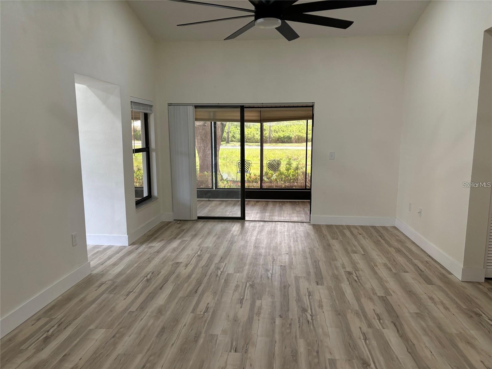 Image 6 of 23 For 339 Pembroke Lane S 228