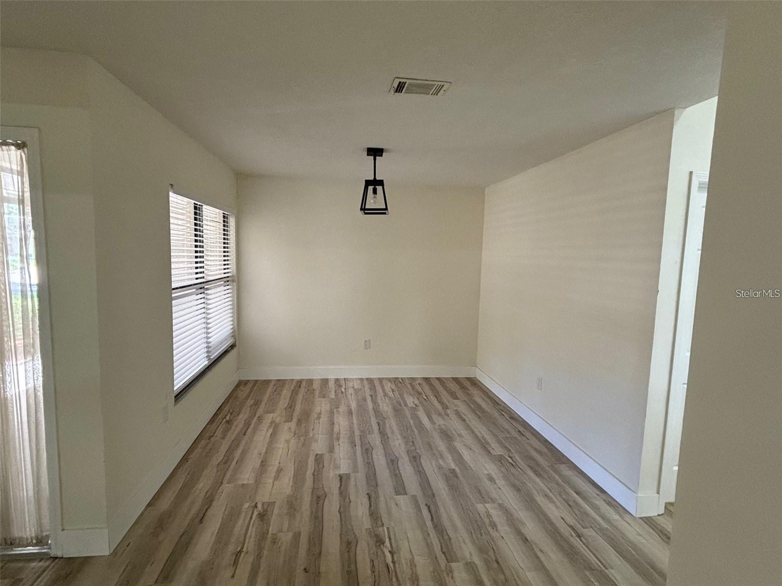 Image 9 of 23 For 339 Pembroke Lane S 228