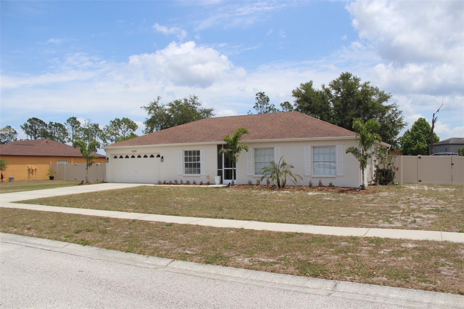 Image 3 of 38 For 12124 Colonial Estates Lane