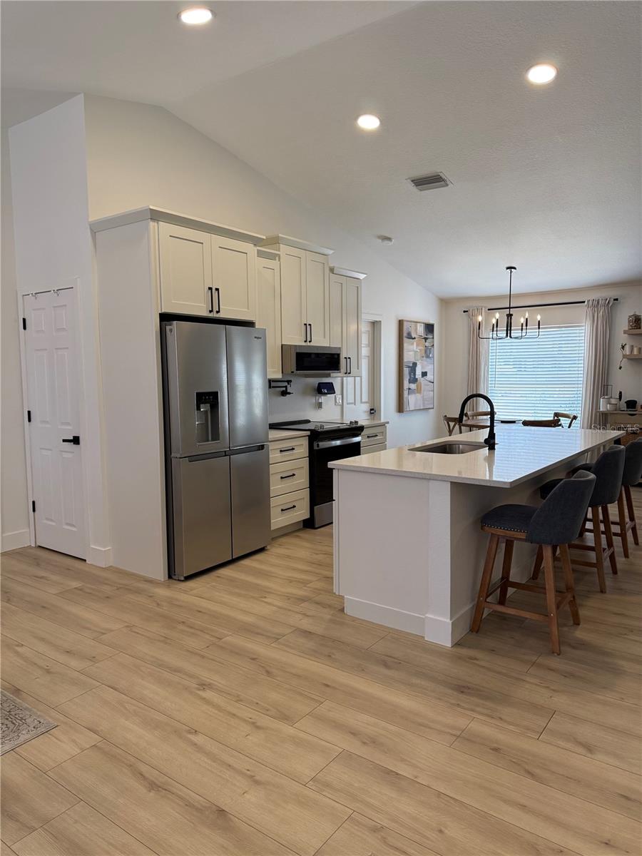 Image 4 of 38 For 12124 Colonial Estates Lane