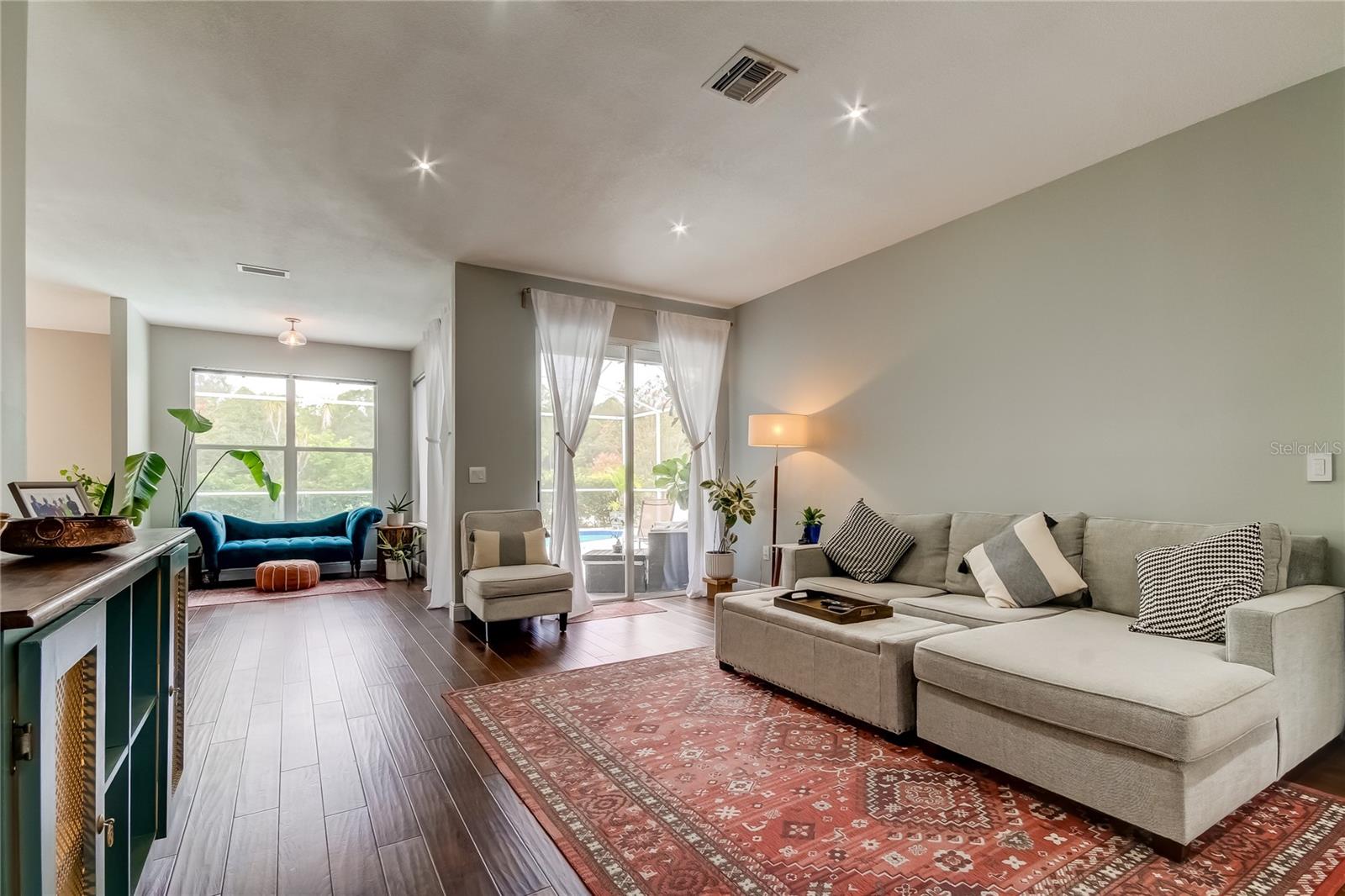 Image 10 of 54 For 12943 Royal George Avenue