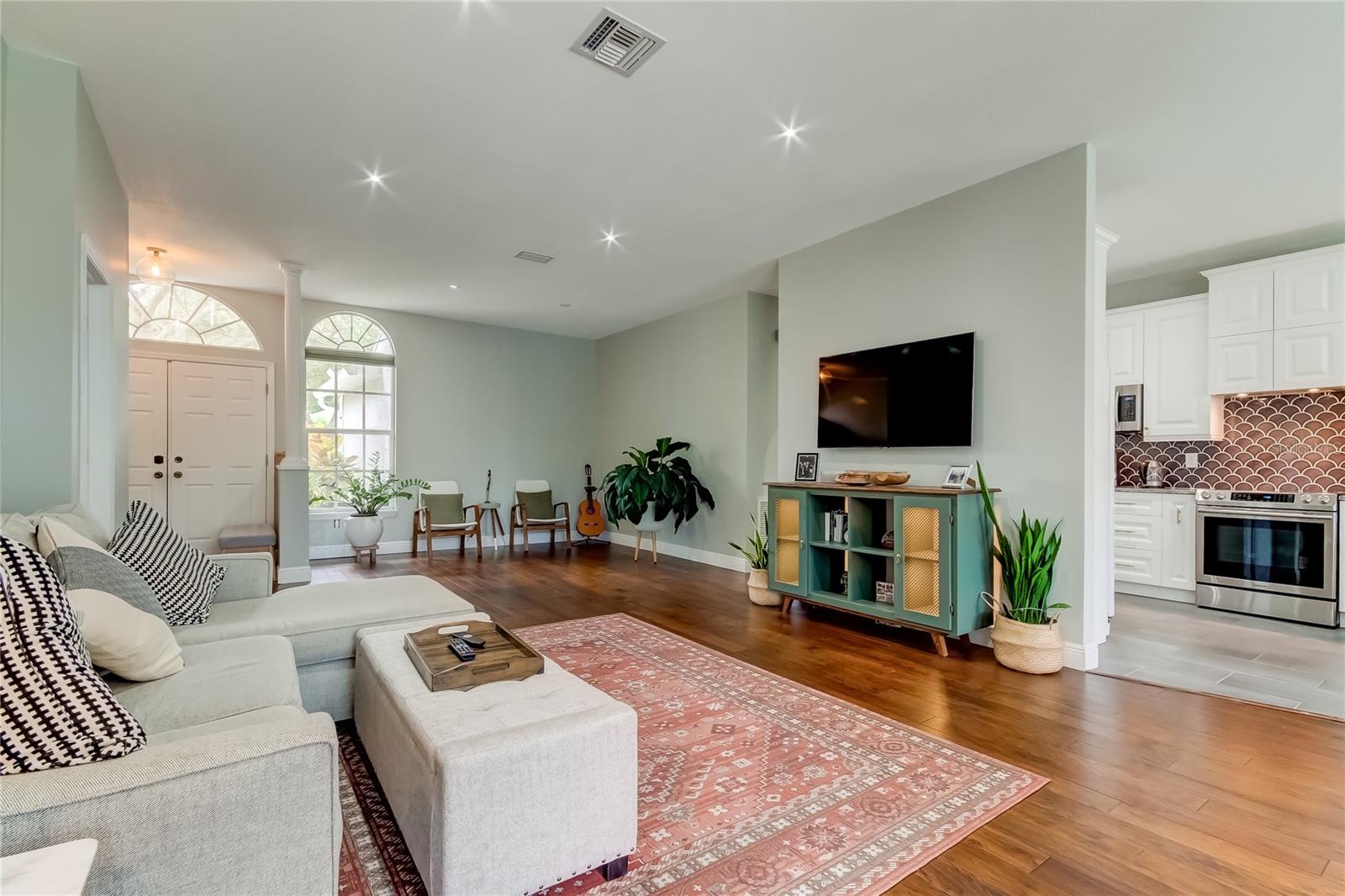 Image 12 of 54 For 12943 Royal George Avenue