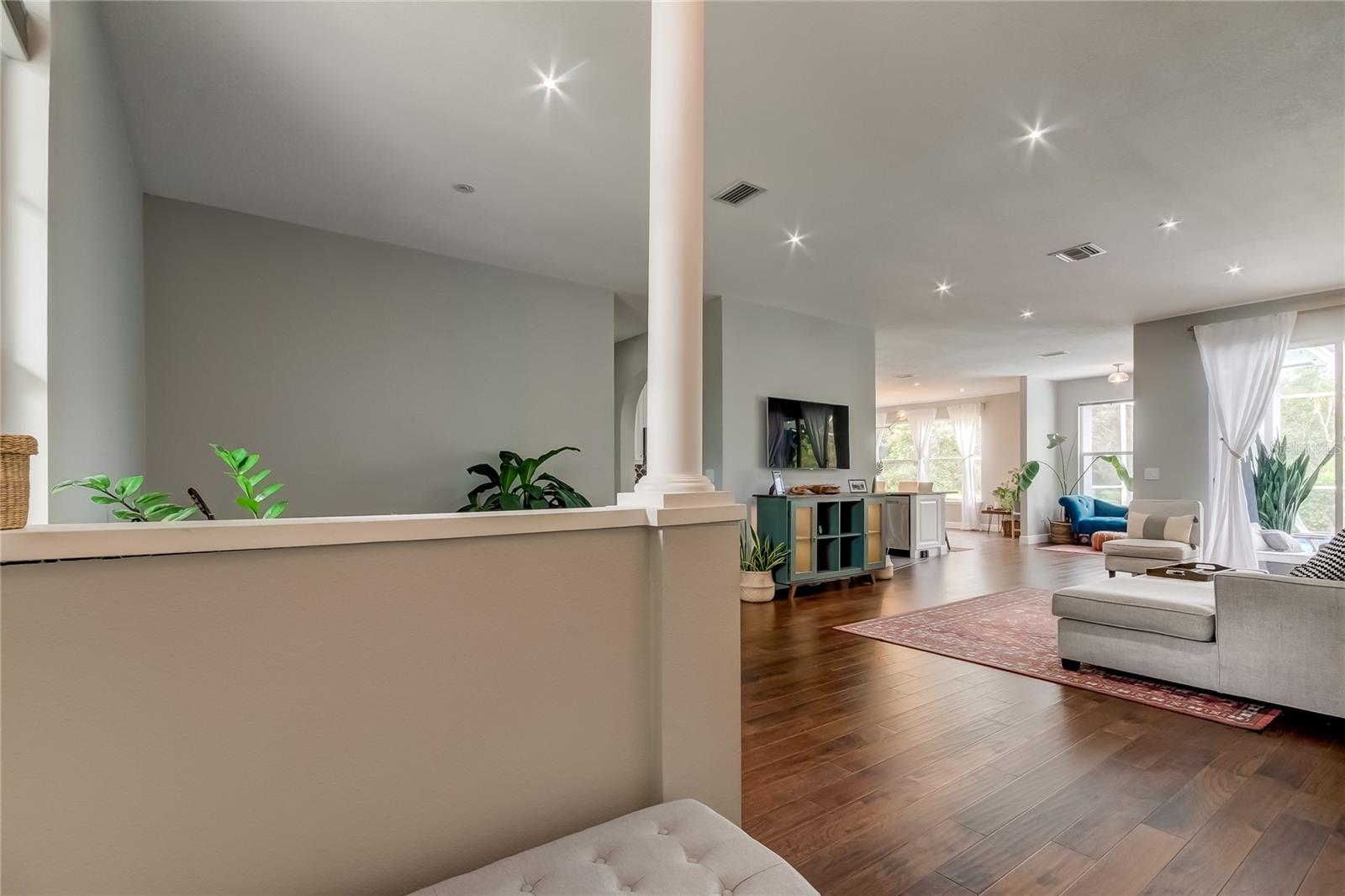 Image 4 of 54 For 12943 Royal George Avenue