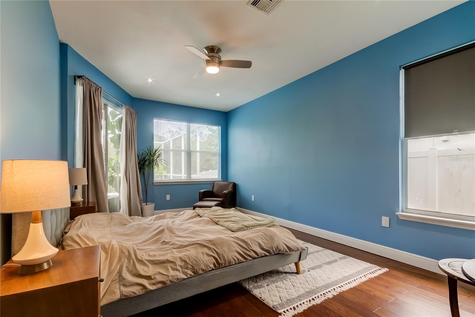 Image 41 of 54 For 12943 Royal George Avenue