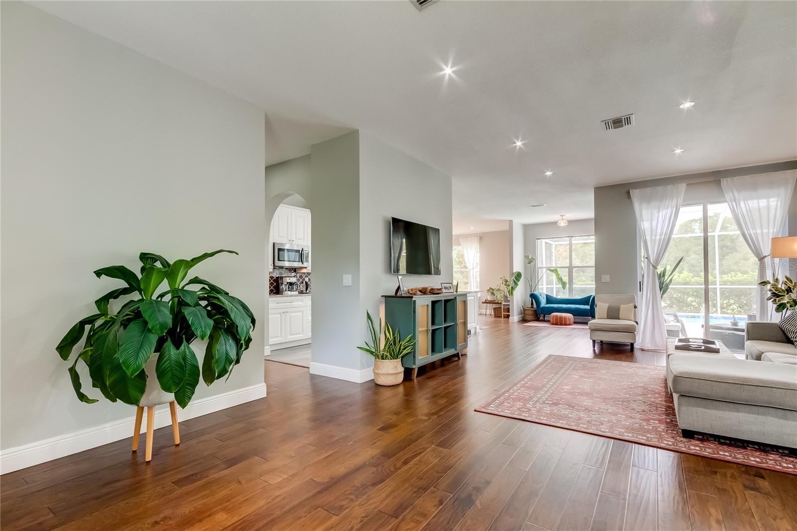 Image 8 of 54 For 12943 Royal George Avenue
