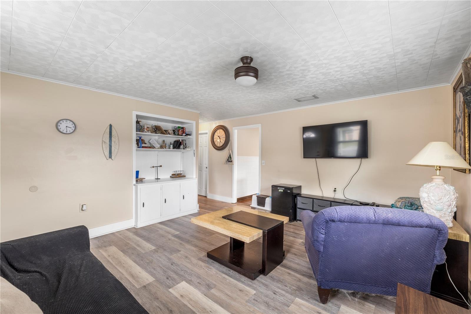 Listing photo id 18 for 4920 17th Street