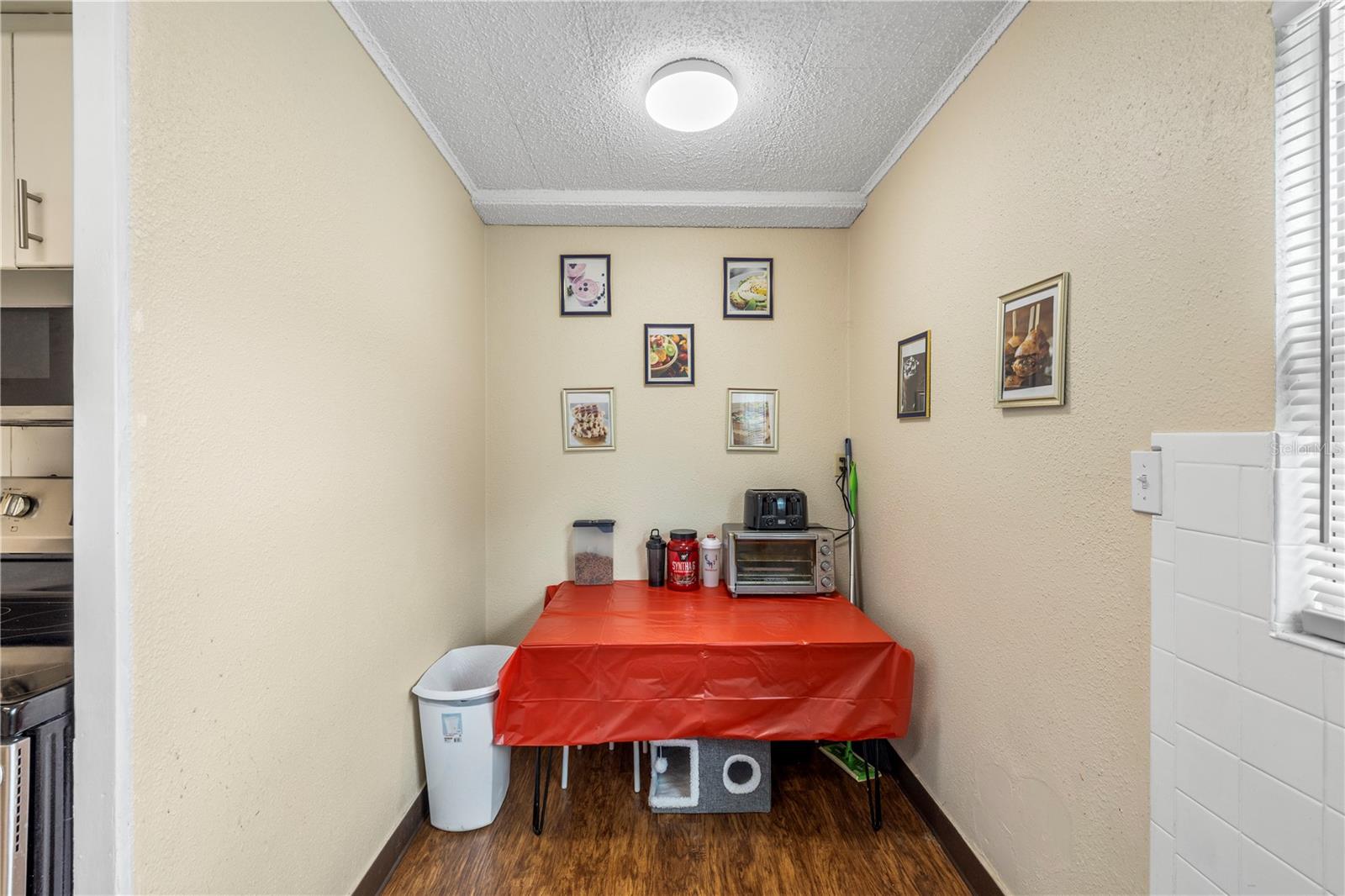 Listing photo id 27 for 4920 17th Street