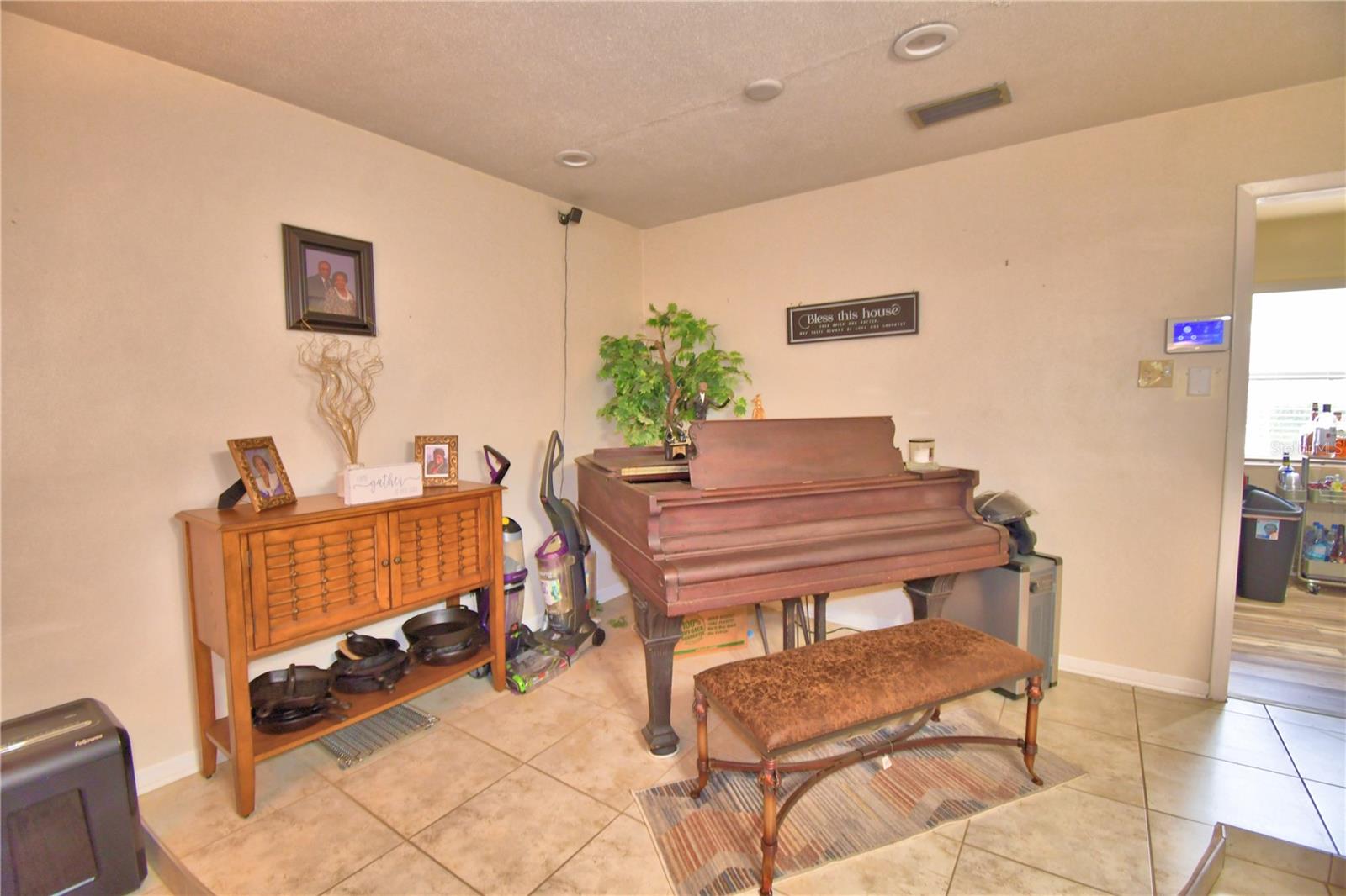 Image 10 of 62 For 2779 Robinwood Drive