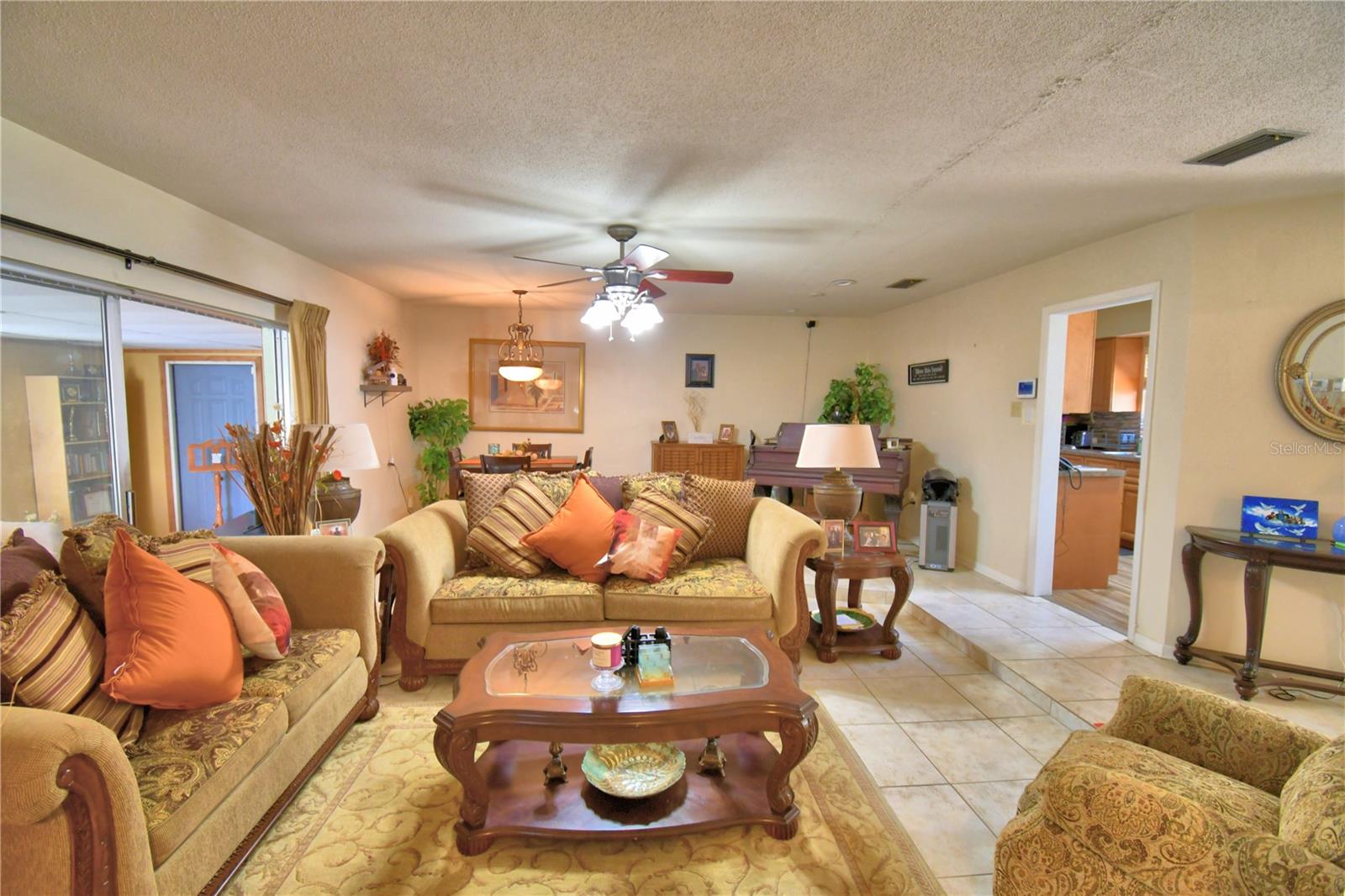 Image 14 of 62 For 2779 Robinwood Drive