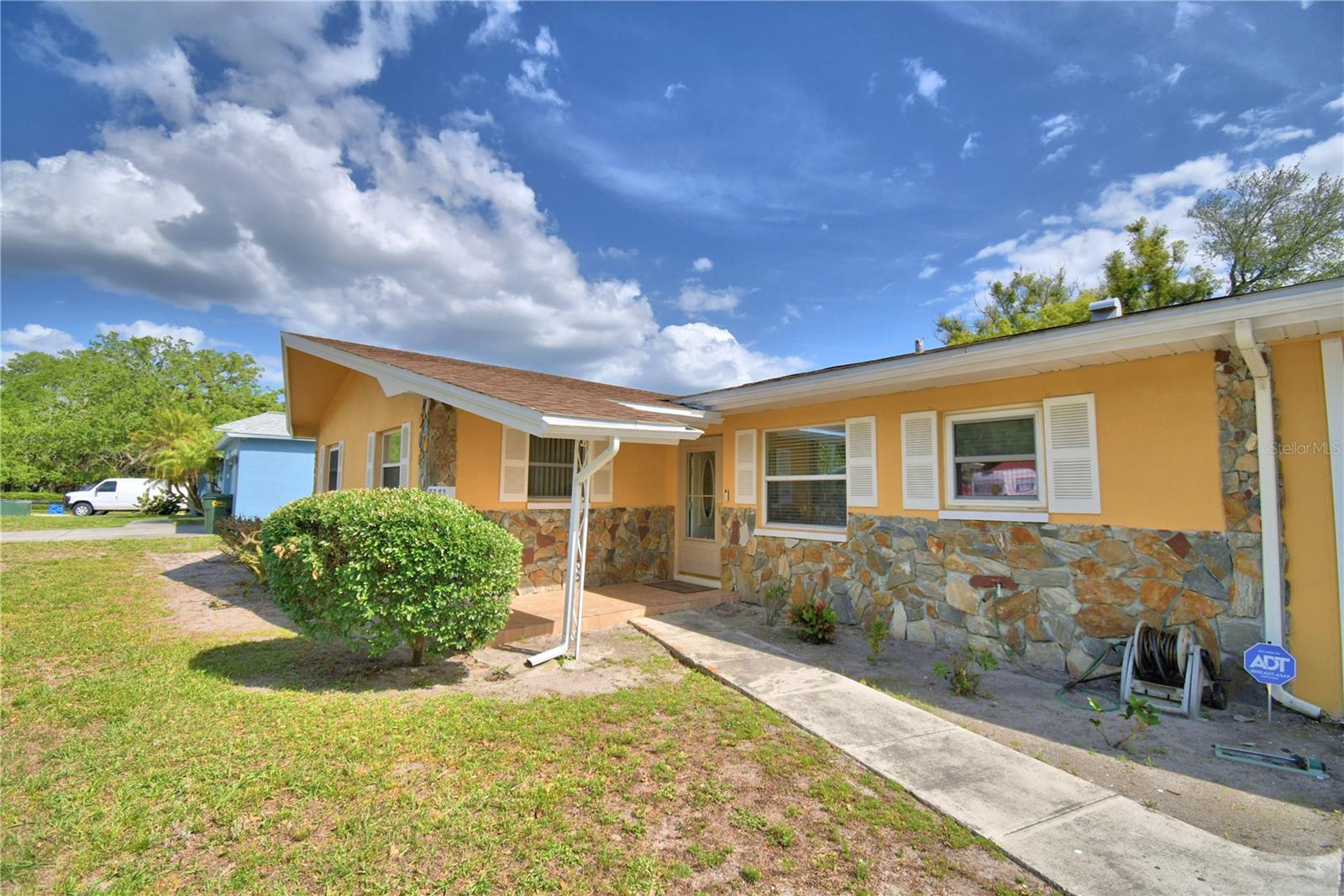 Image 2 of 62 For 2779 Robinwood Drive
