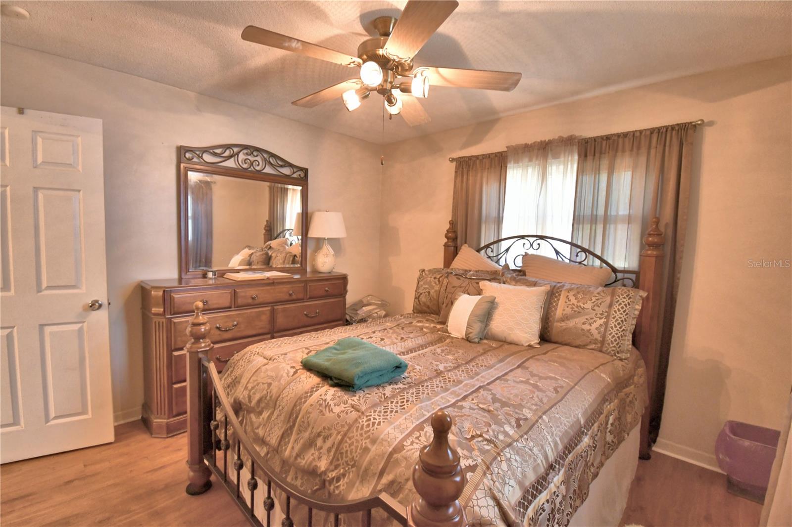 Image 40 of 62 For 2779 Robinwood Drive