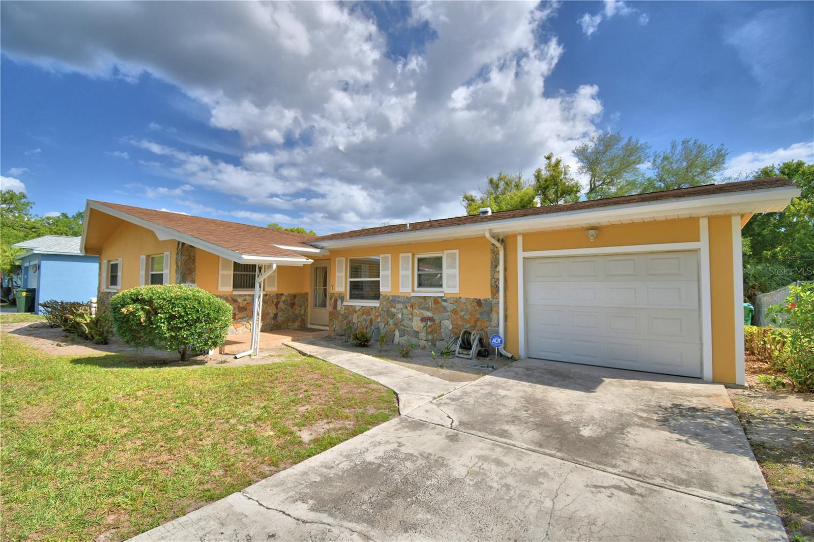 Image 48 of 62 For 2779 Robinwood Drive