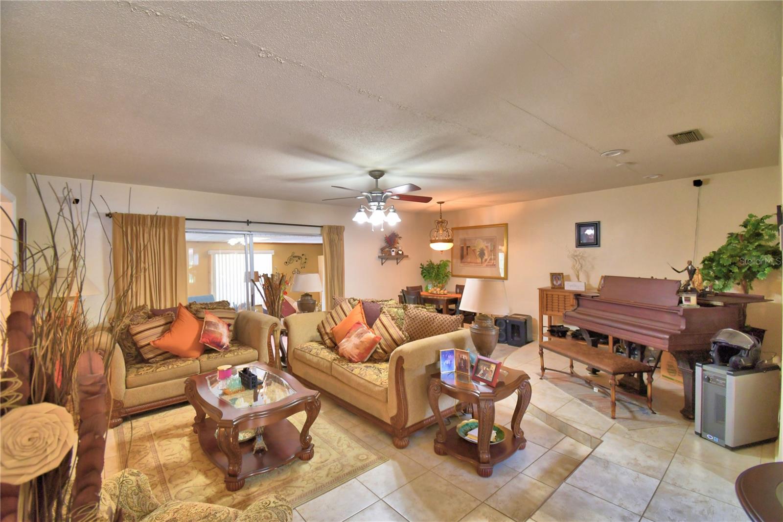 Image 6 of 62 For 2779 Robinwood Drive