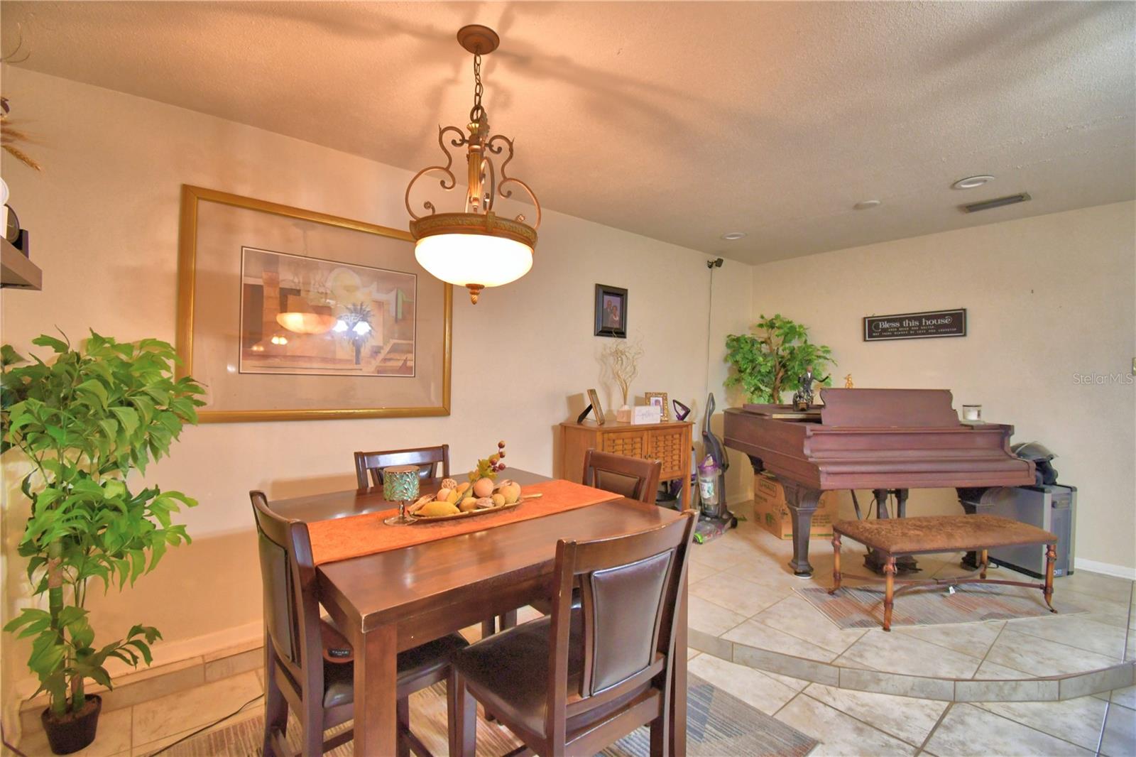 Image 8 of 62 For 2779 Robinwood Drive