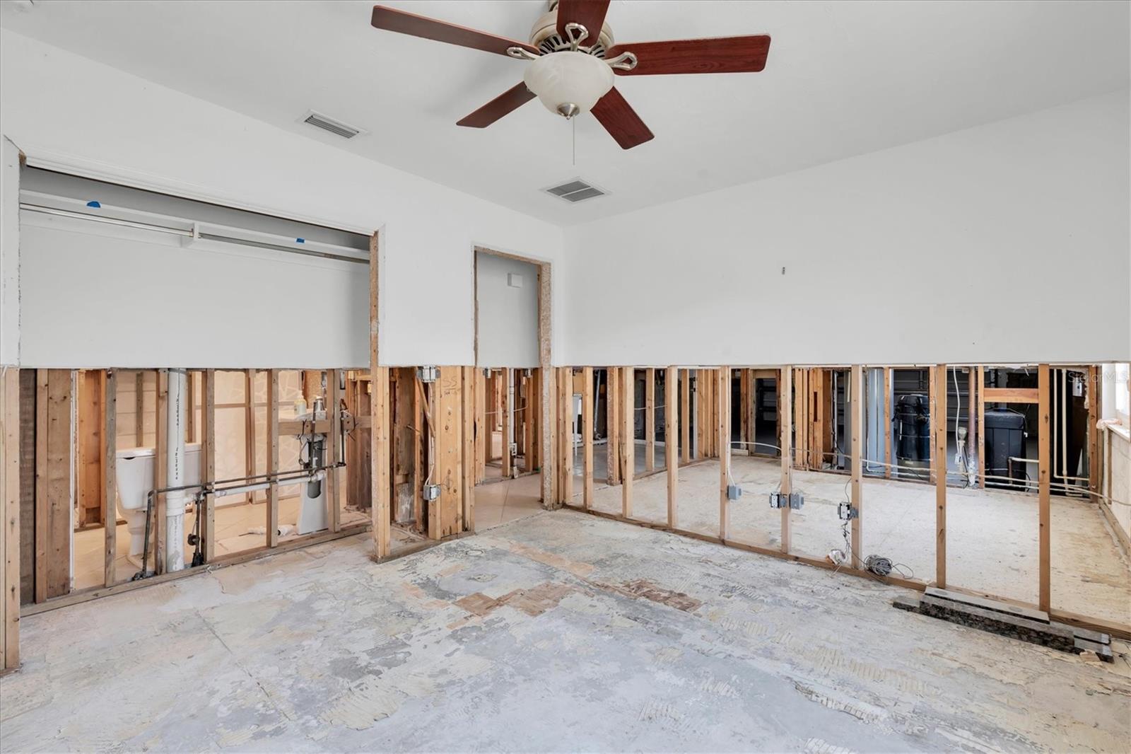 Image 32 of 54 For 11870 6th Street E