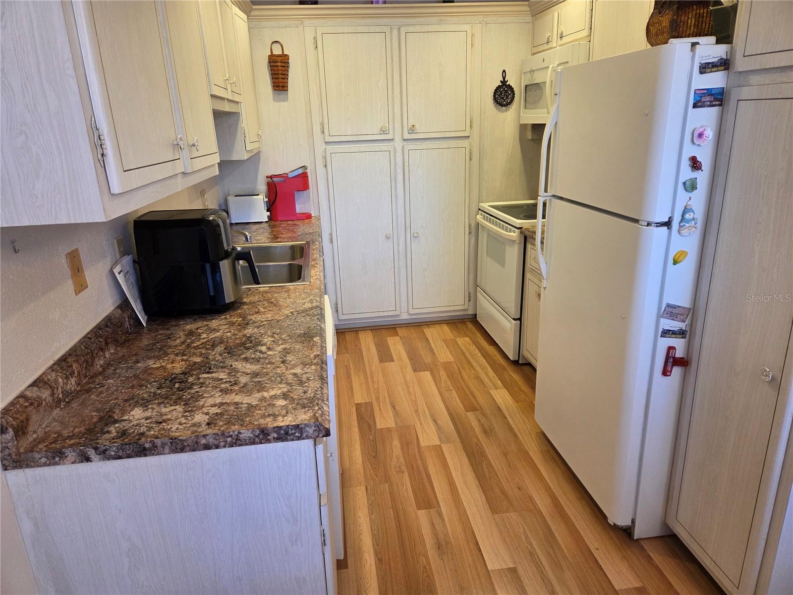 Image 8 of 24 For 11225 82nd Avenue 309