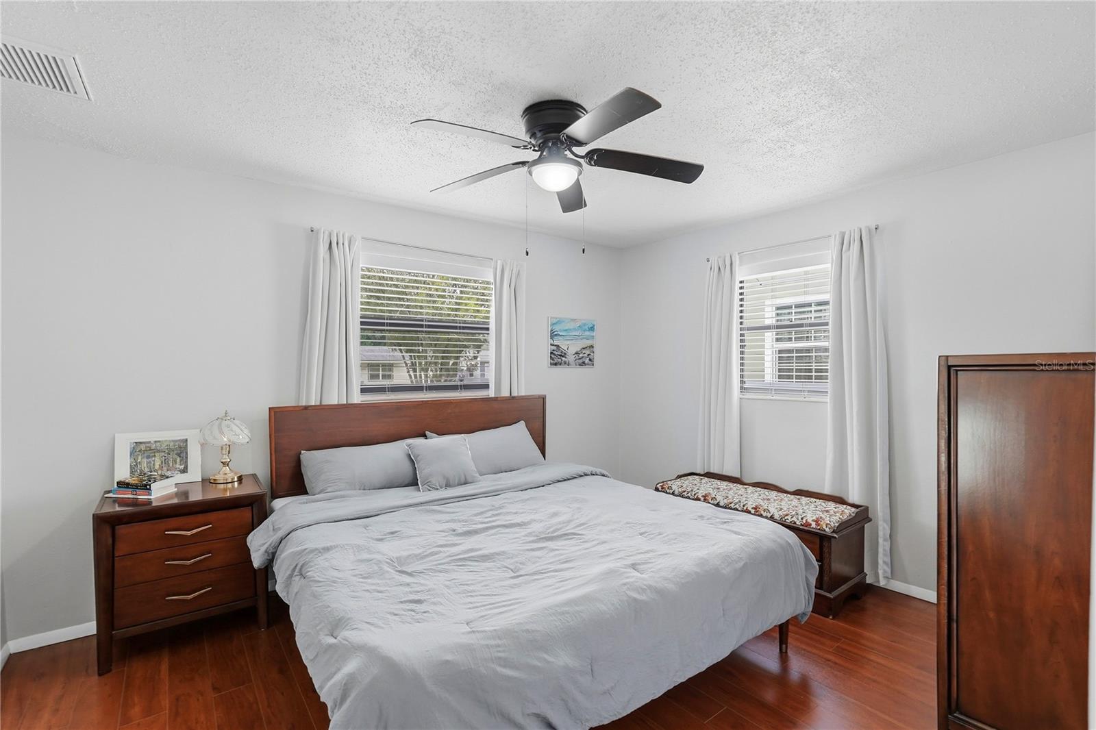 Image 11 of 21 For 2850 15th Avenue N