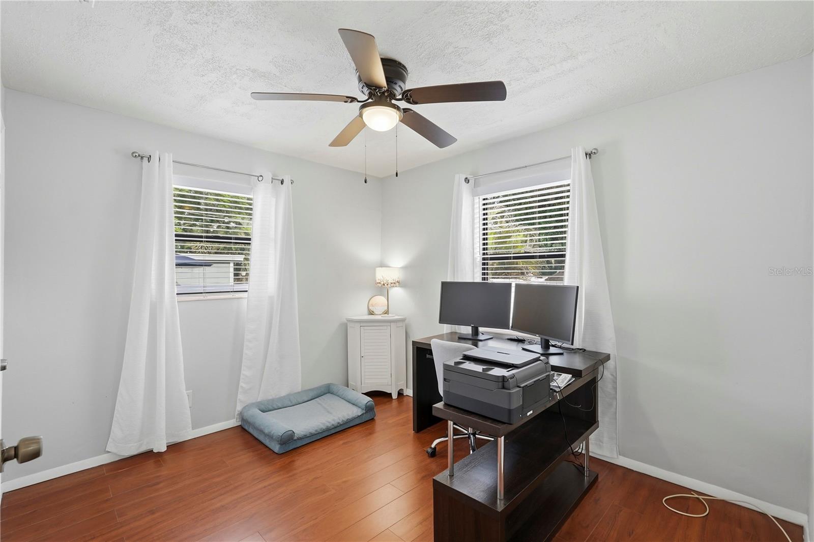 Image 12 of 21 For 2850 15th Avenue N