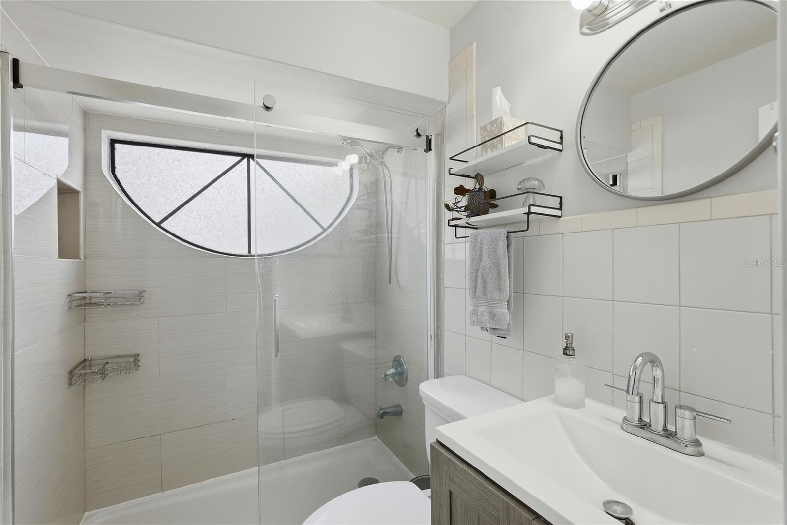 Image 13 of 21 For 2850 15th Avenue N