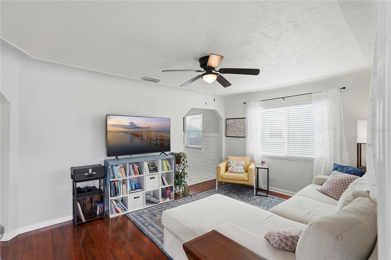 Image 4 of 21 For 2850 15th Avenue N