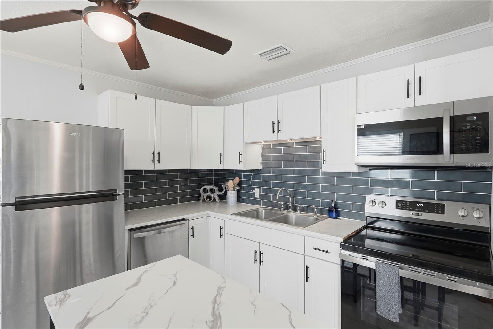 Image 7 of 21 For 2850 15th Avenue N