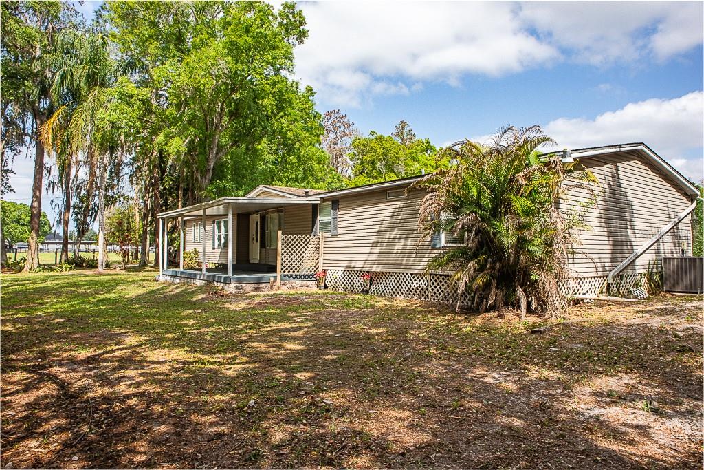 Listing photo id 24 for 13815 Plainview Road