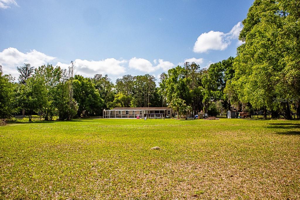 Listing photo id 27 for 13815 Plainview Road