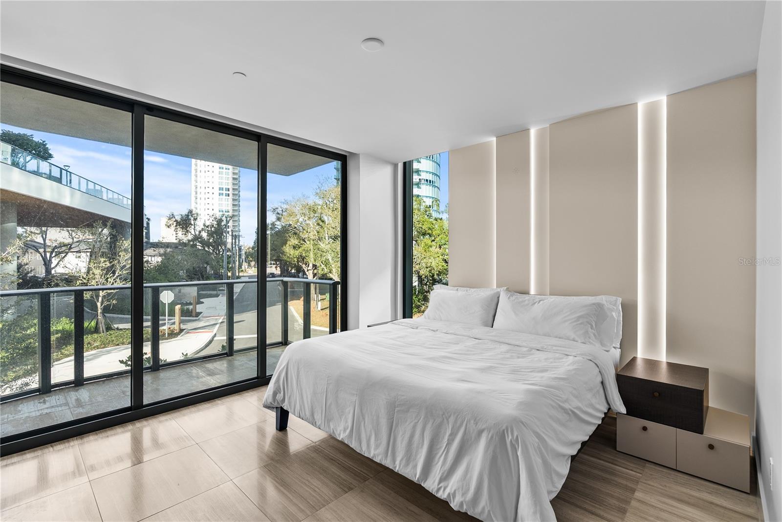 Image 32 of 78 For 3020 Santiago Street 1