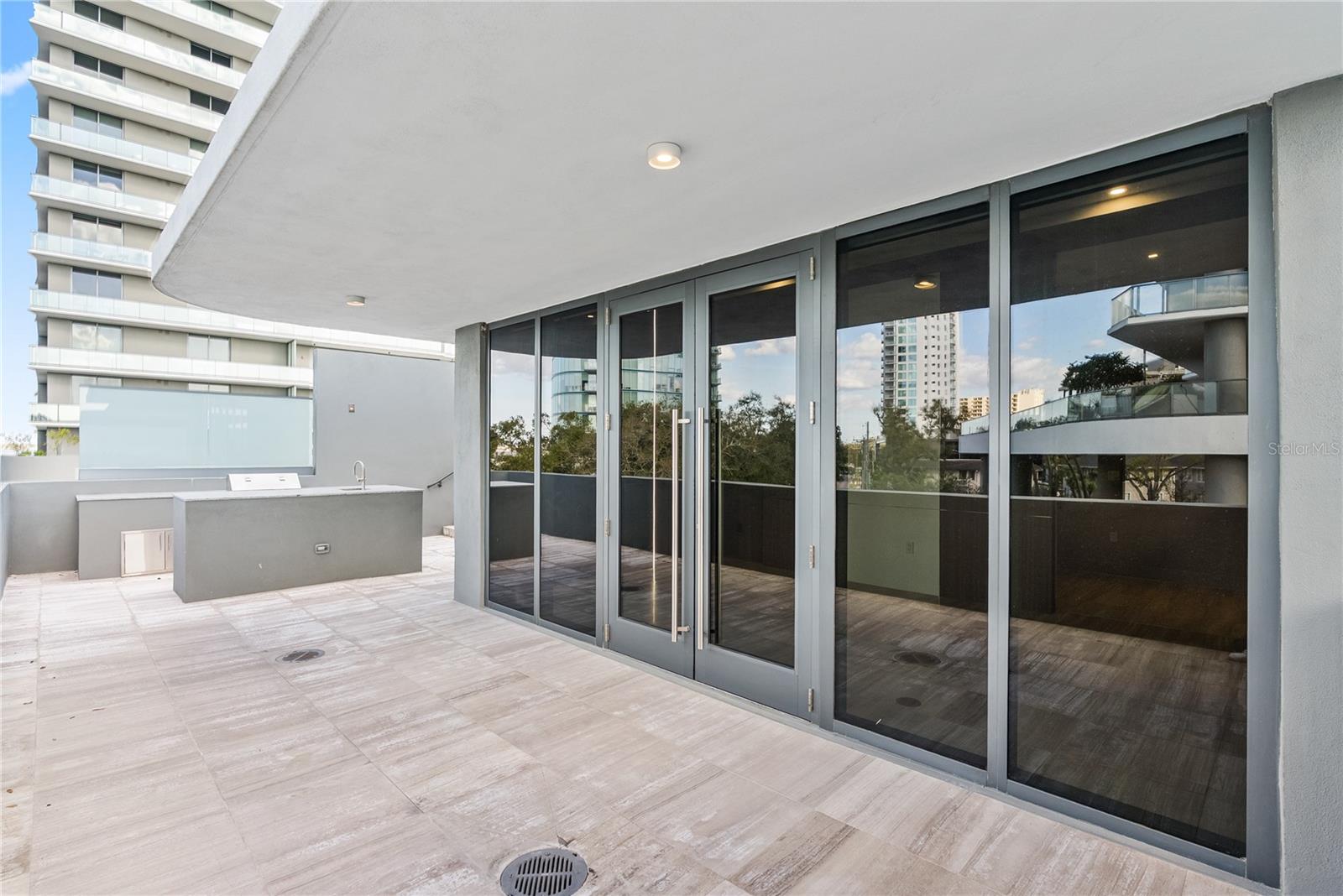 Image 47 of 78 For 3020 Santiago Street 1