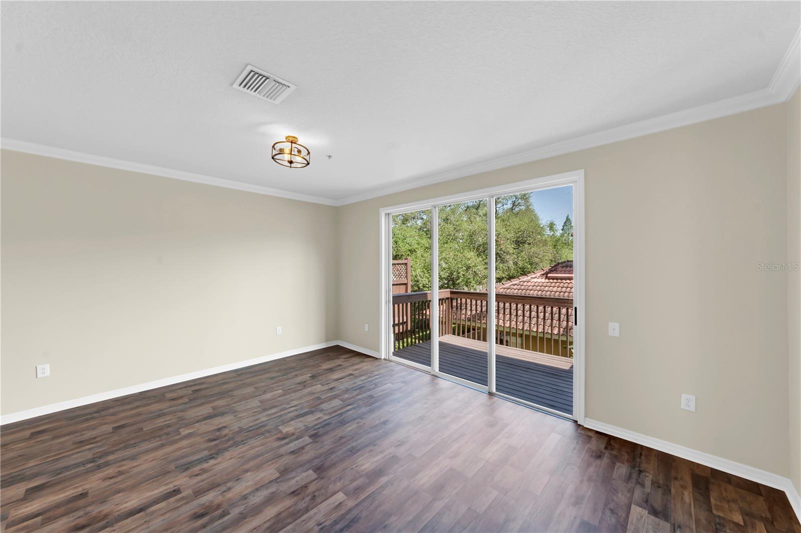 Image 9 of 36 For 3115 Bayshore Oaks Drive